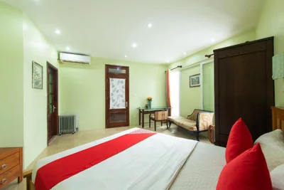 Standard Double Room — Auntie Liên's Homestay